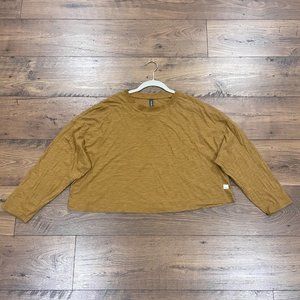 Vuori Sundown Tee Womens Large Top Shirt Dark Golden Brown Cropped Long Sleeve